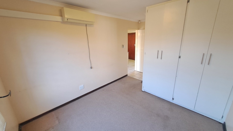 2 Bedroom Property for Sale in Langenhovenpark Free State